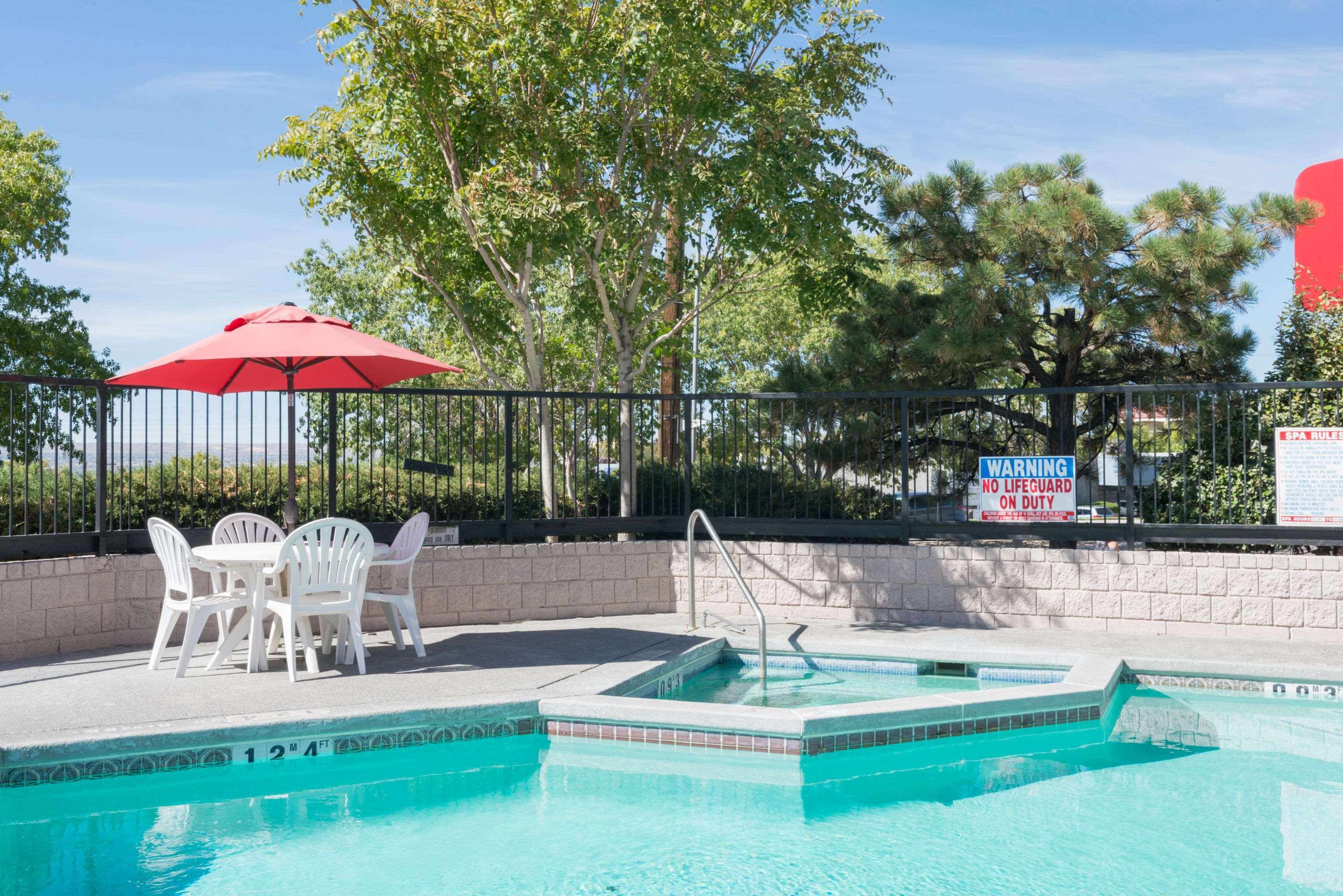 Ramada By Wyndham Albuquerque Airport Hotel Eksteriør billede