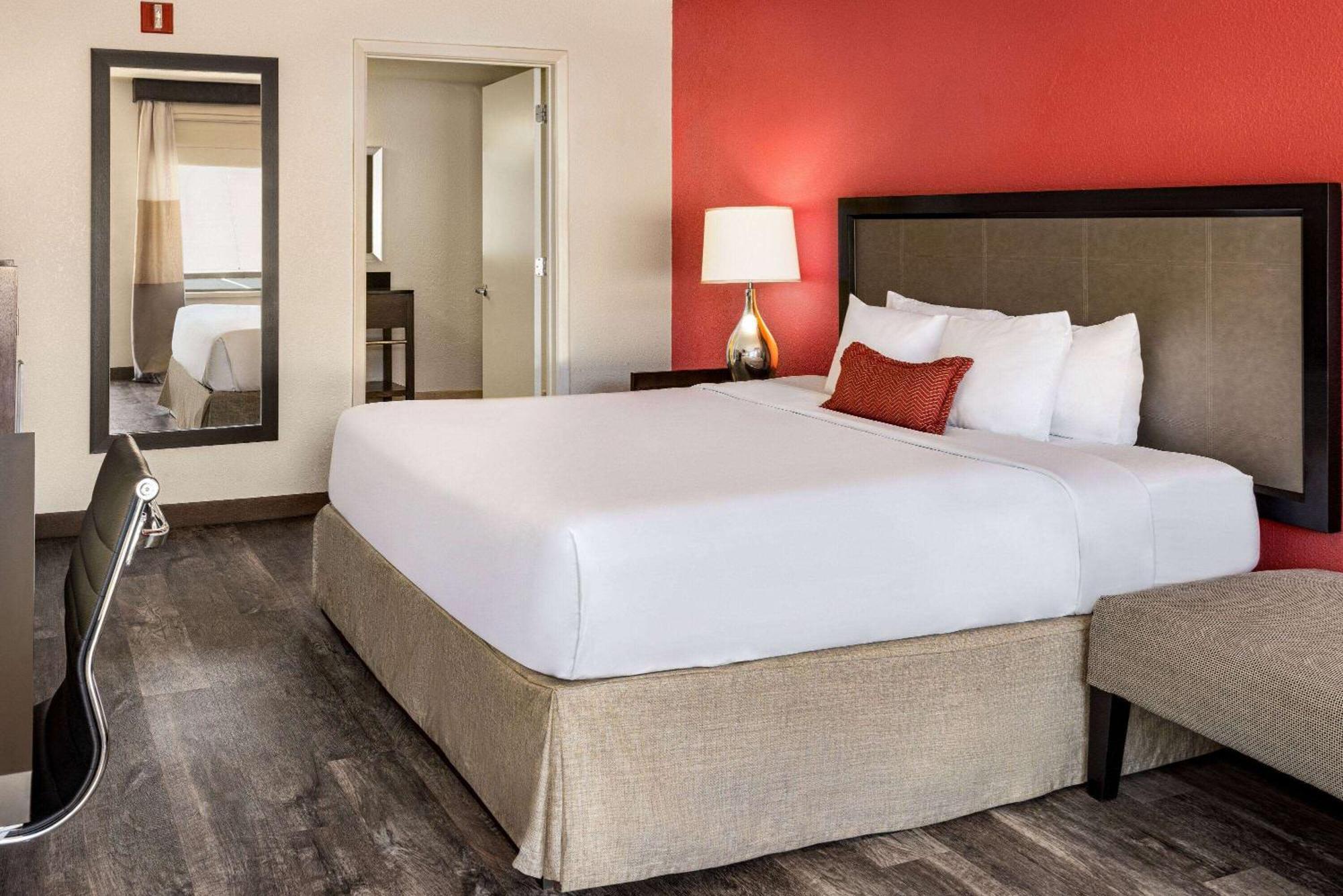 Ramada By Wyndham Albuquerque Airport Hotel Eksteriør billede