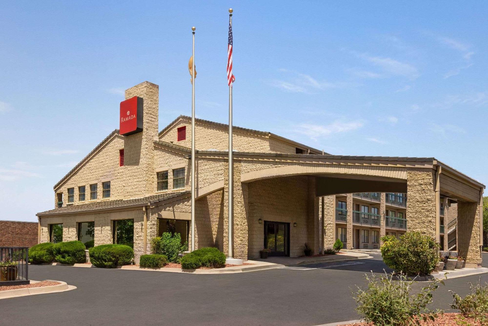 Ramada By Wyndham Albuquerque Airport Hotel Eksteriør billede