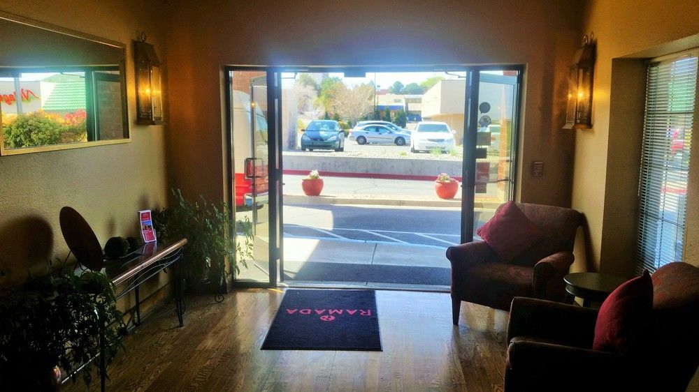 Ramada By Wyndham Albuquerque Airport Hotel Eksteriør billede