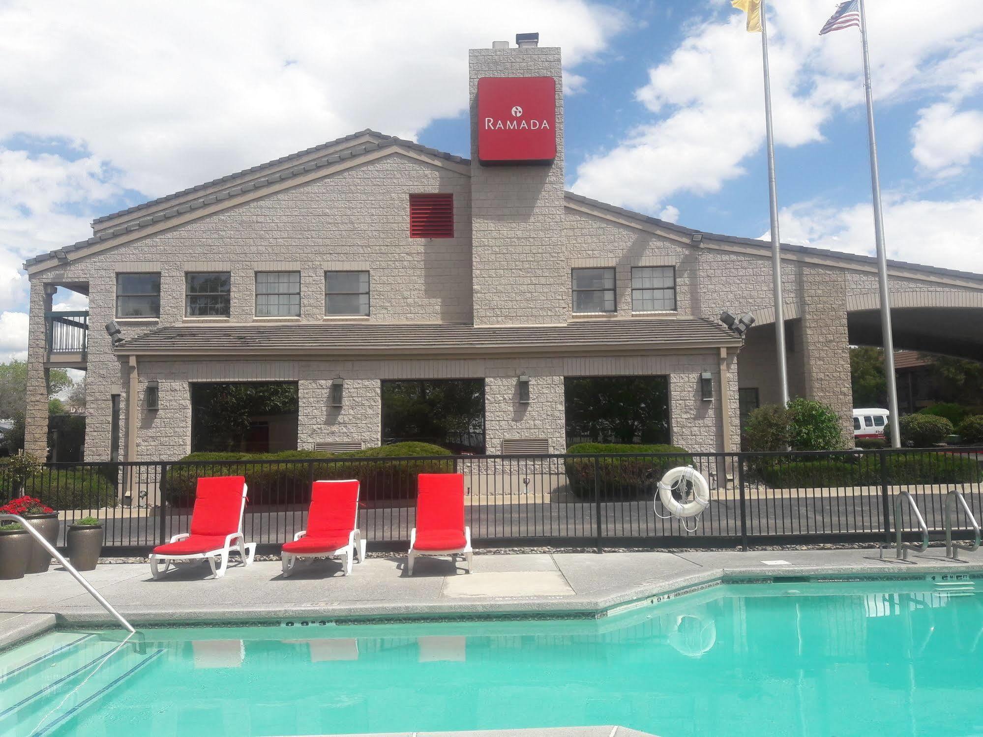 Ramada By Wyndham Albuquerque Airport Hotel Eksteriør billede